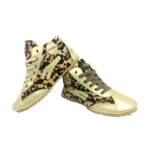 Botinha TAYGRA On&ccedil;a de setim