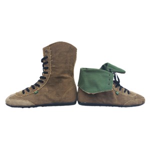 Bi-Bota, a botinha convers&iacute;vel, de lona de caminh&atilde;o reciclada