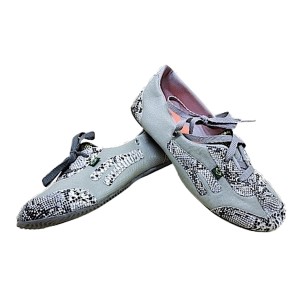 Sapatilha feminina Prata com estampa de Cobra